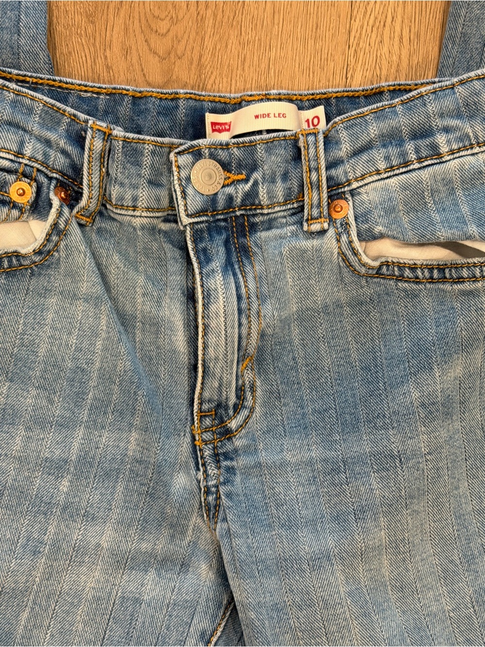Levi's Wide-Leg Jeans in Light Blue Denim